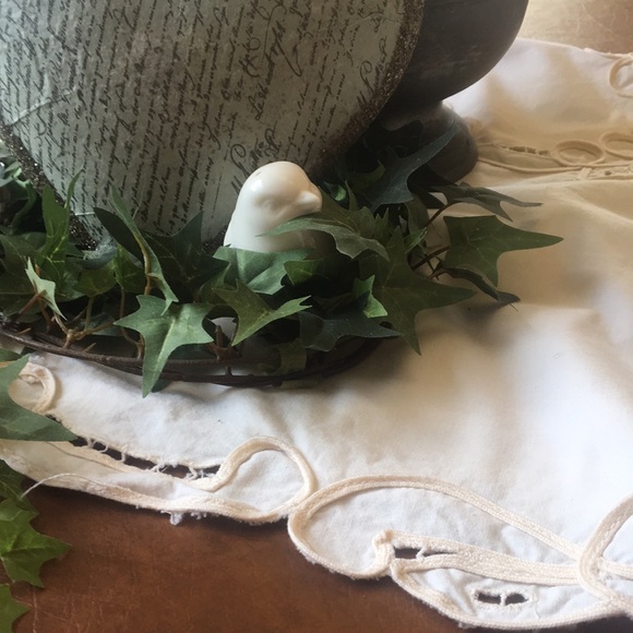 Battenberg lace NWOT square cottagecore small 33” x 33” topper tablecloth - Picture 12 of 15